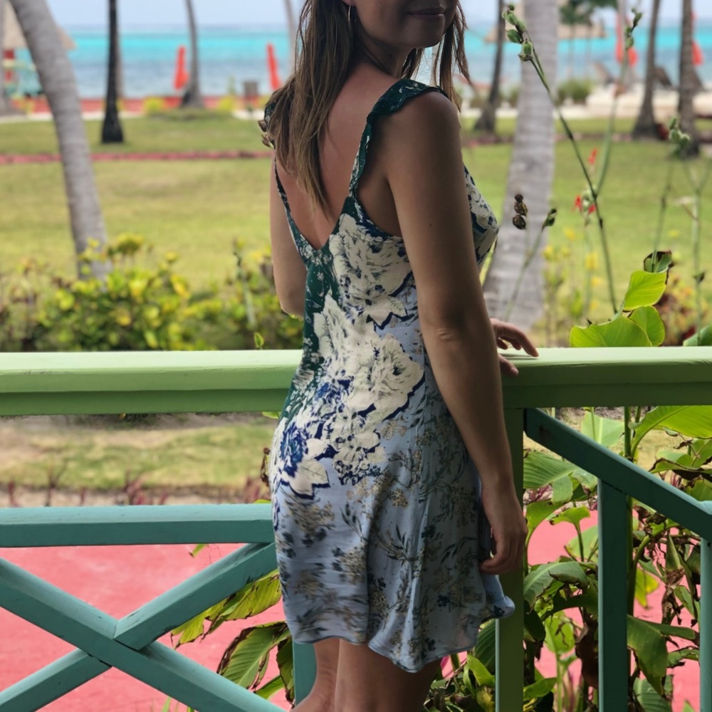 Free people mini dress. Perfect for summer time / vacation